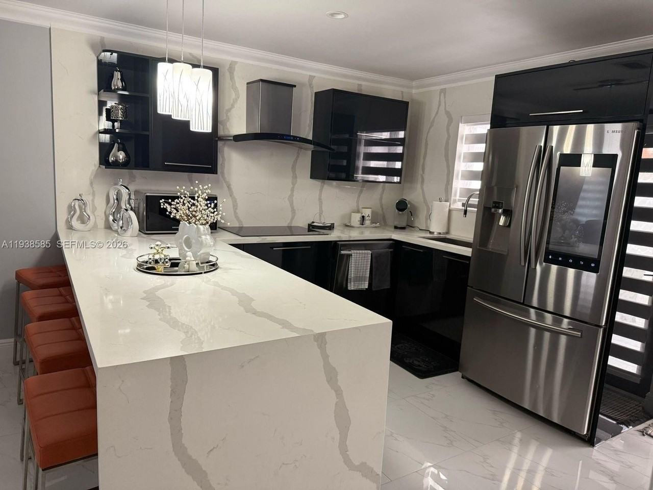 2837 W 75th St - Photo 4 of 22