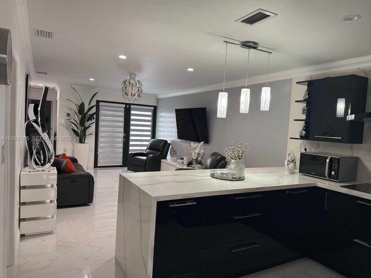 2837 W 75th St - Photo 7 of 22