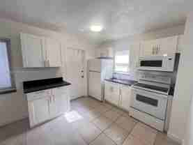 5600 Nw 15th St #7 - Photo 1 of 1