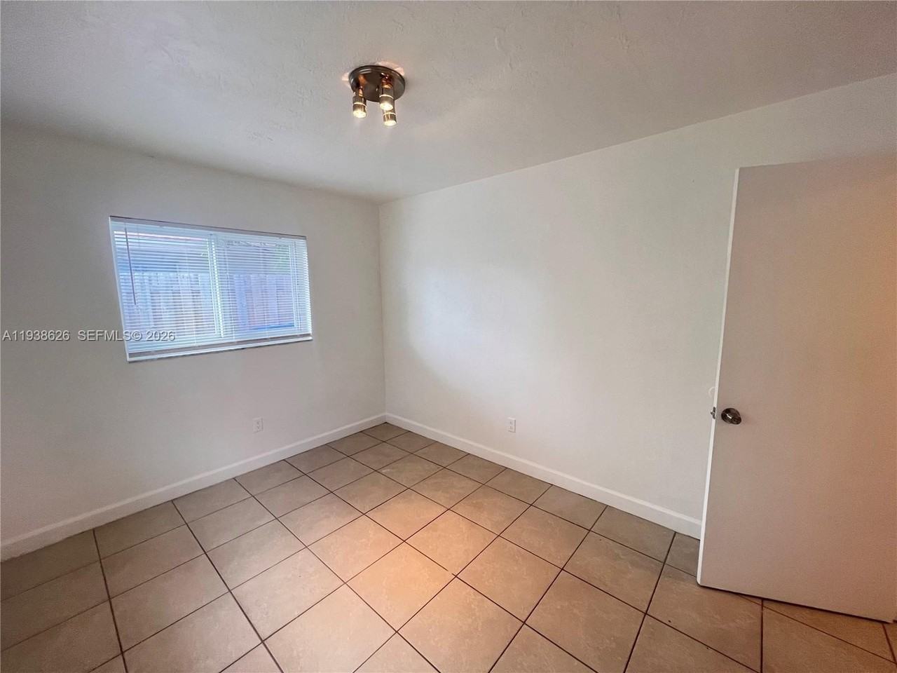 5600 Nw 15th St #7 - Photo 4 of 7