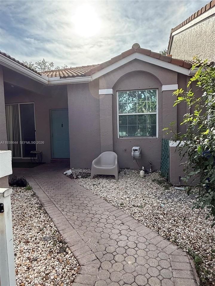 7420 S Aragon Blvd #1 - Photo 2 of 22