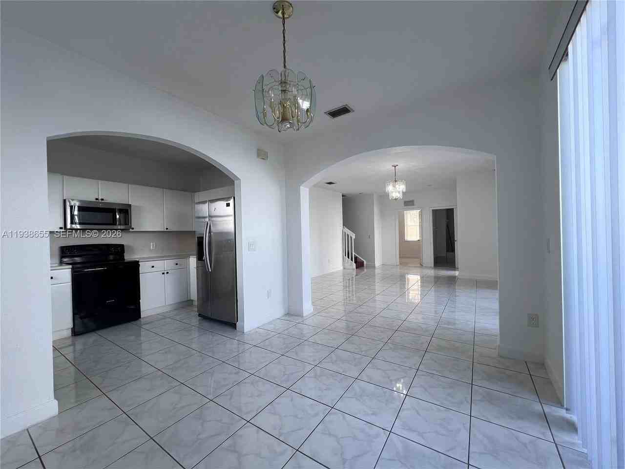 15549 Sw 40th St #303 - Photo 6 of 17