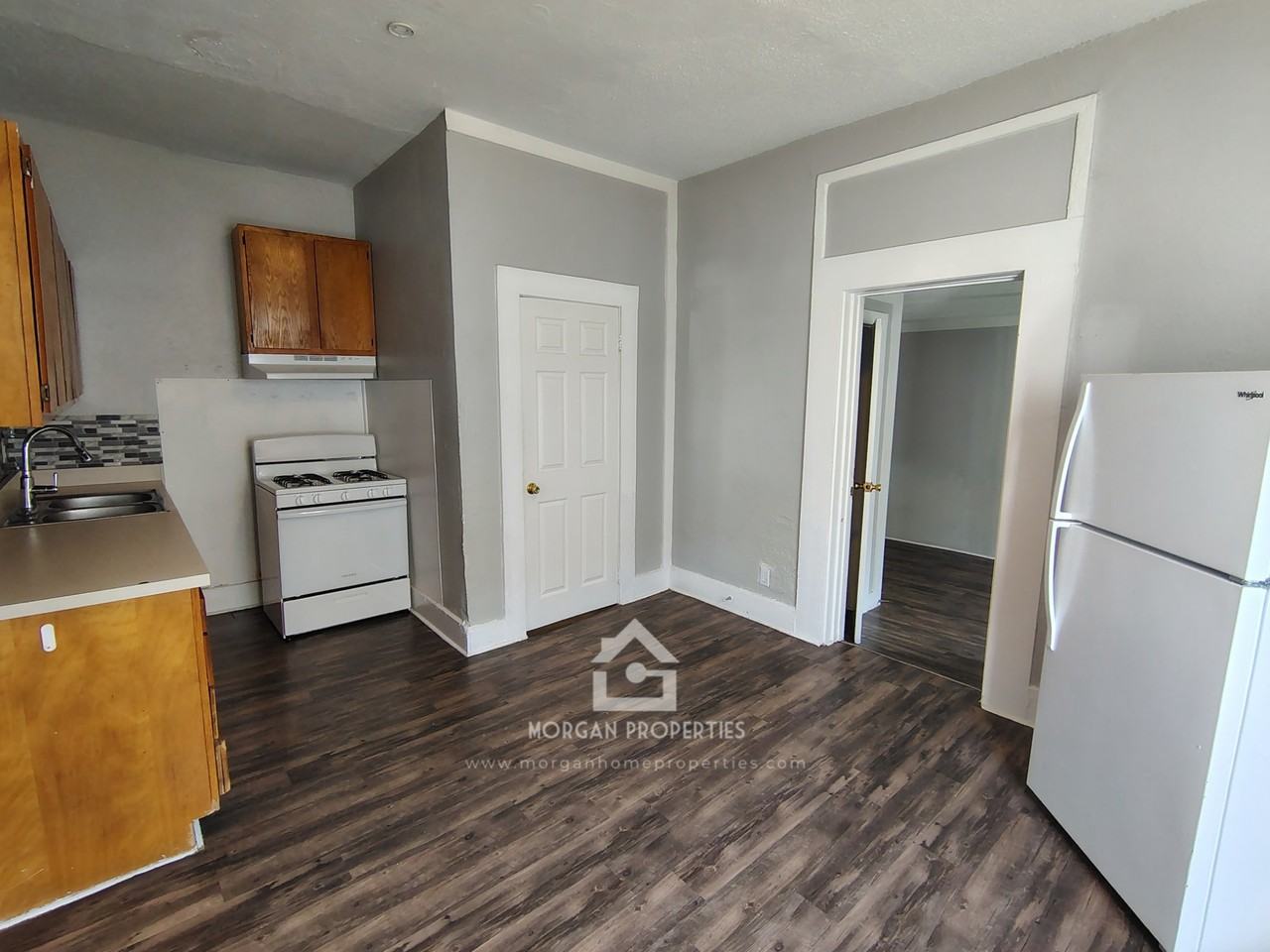 2420 Fletcher St - Photo 3 of 7