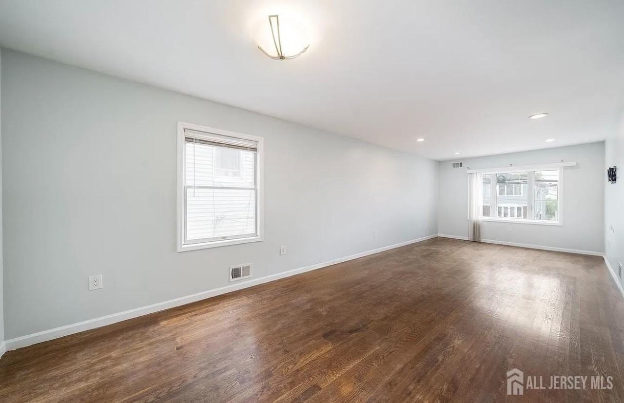 22 Linden Ave - Photo 7 of 16