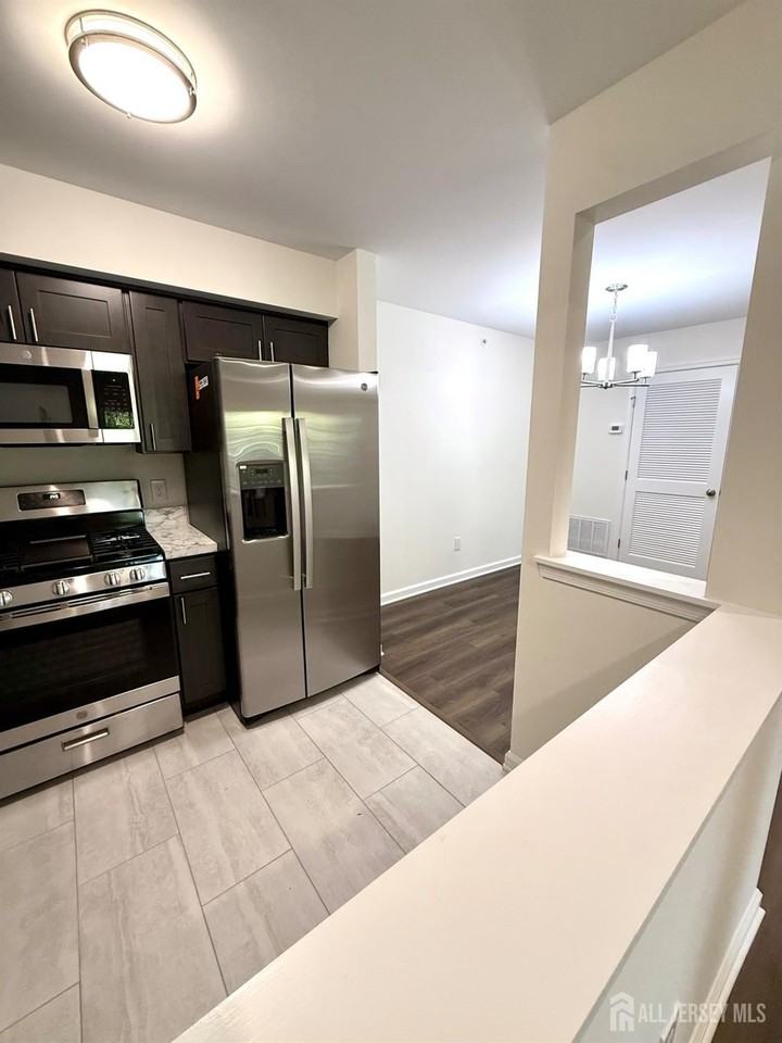 1238 Waterford Dr - Photo 3 of 20