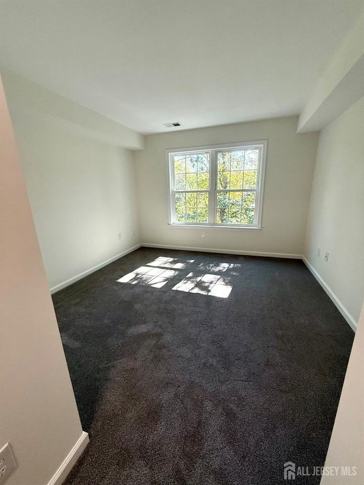 1238 Waterford Dr - Photo 6 of 20