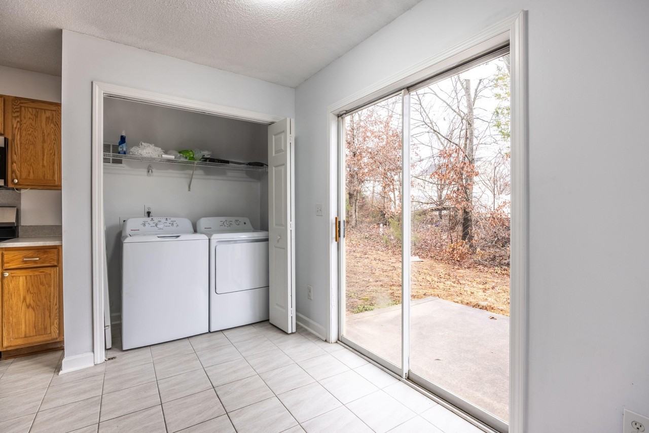 Crowders Woods Dr - Photo 6 of 18