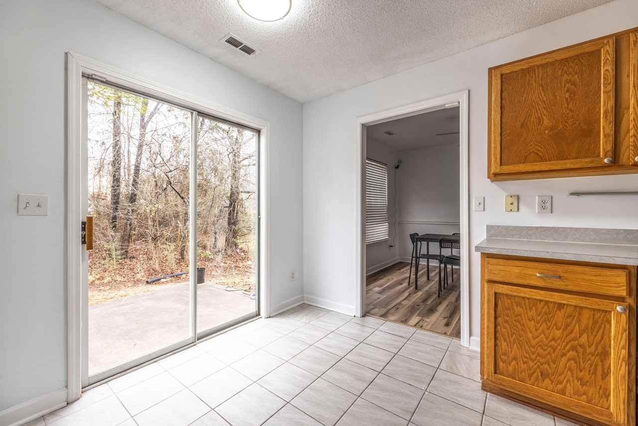 Crowders Woods Dr - Photo 7 of 18