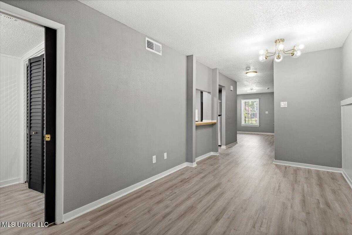 2501 Gulf Ave Apt 18 - Photo 3 of 32