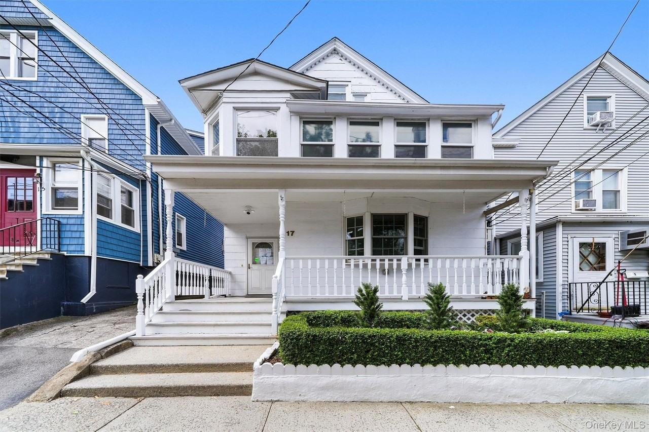 17 Lawrence Ave Unit 2 #2 - Photo 4 of 30