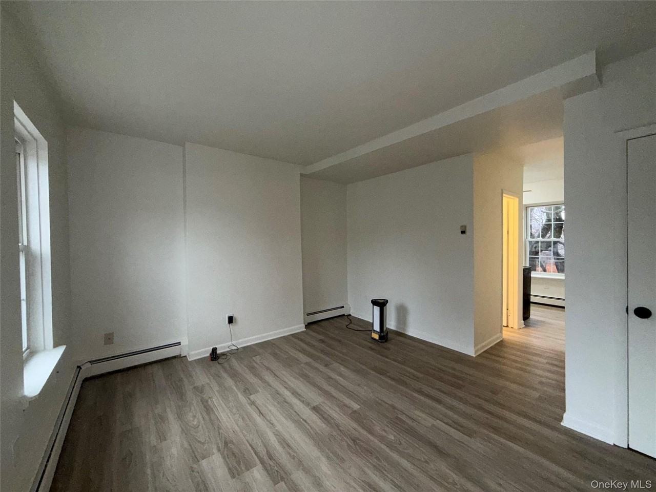 32 N Bridge St - Photo 2 of 7