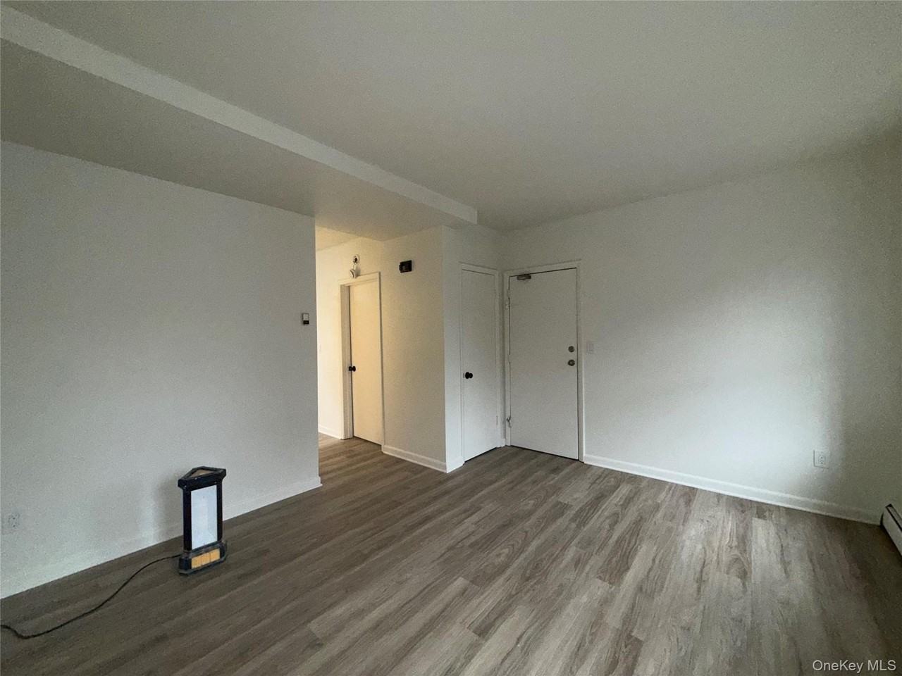 32 N Bridge St - Photo 3 of 7