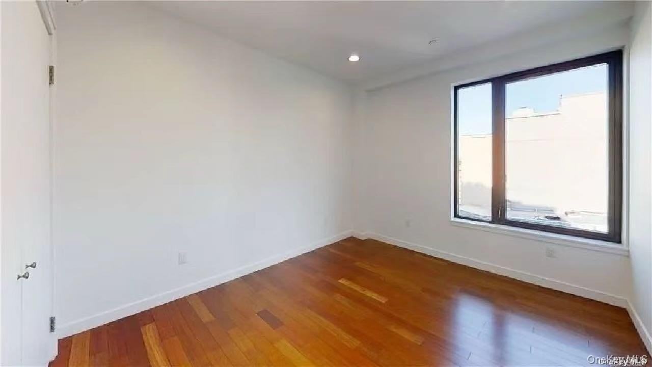 3260 106th St - Photo 4 of 8