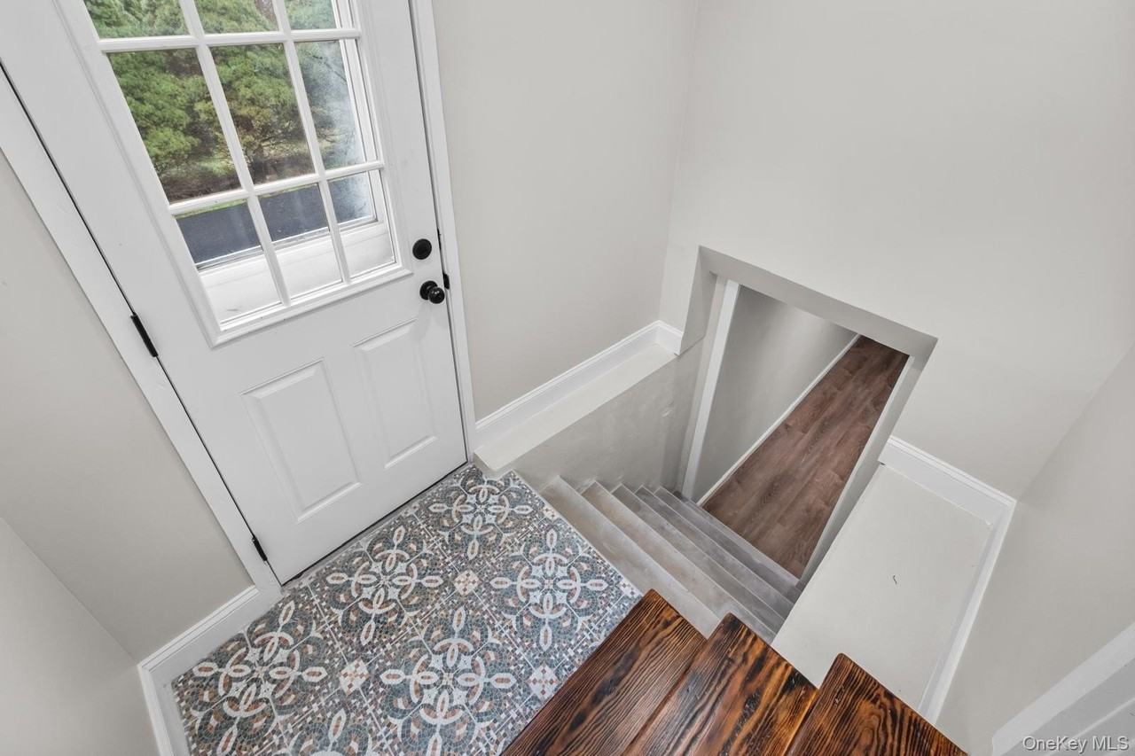 78 E Maltbie Ave - Photo 4 of 45