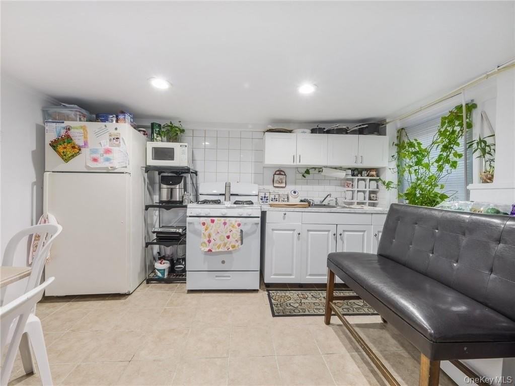 32 Fourth St - Photo 5 of 10