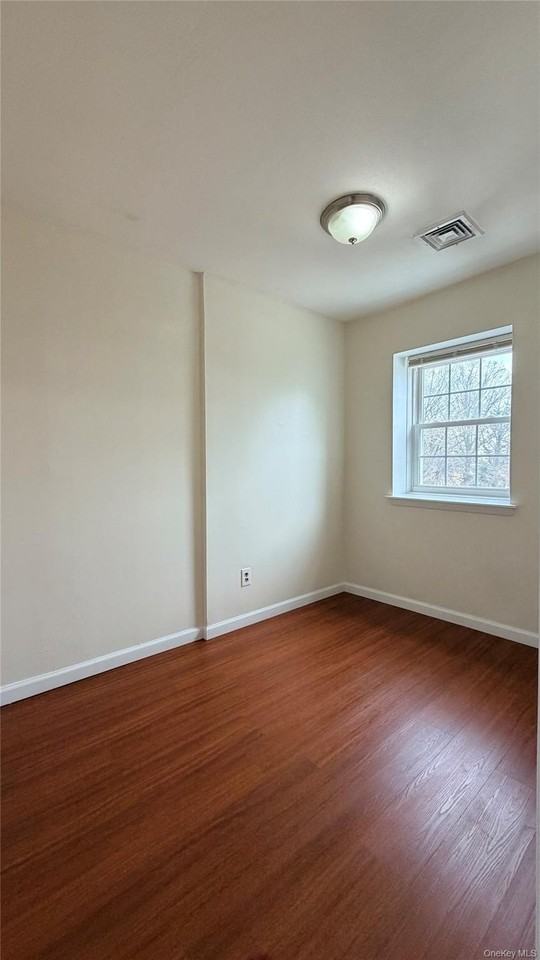 6302 Grand Central Pkwy - Photo 4 of 8