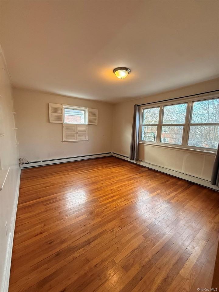 7627 170th St Unit 2fl #2FL - Photo 3 of 8