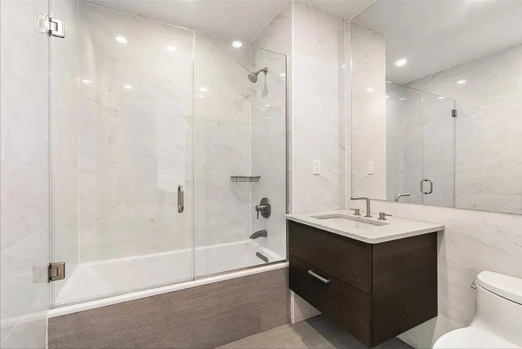 1135 45th Ave Apt 4e #4E - Photo 7 of 14