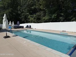 featured image of 7 Harvard Ct