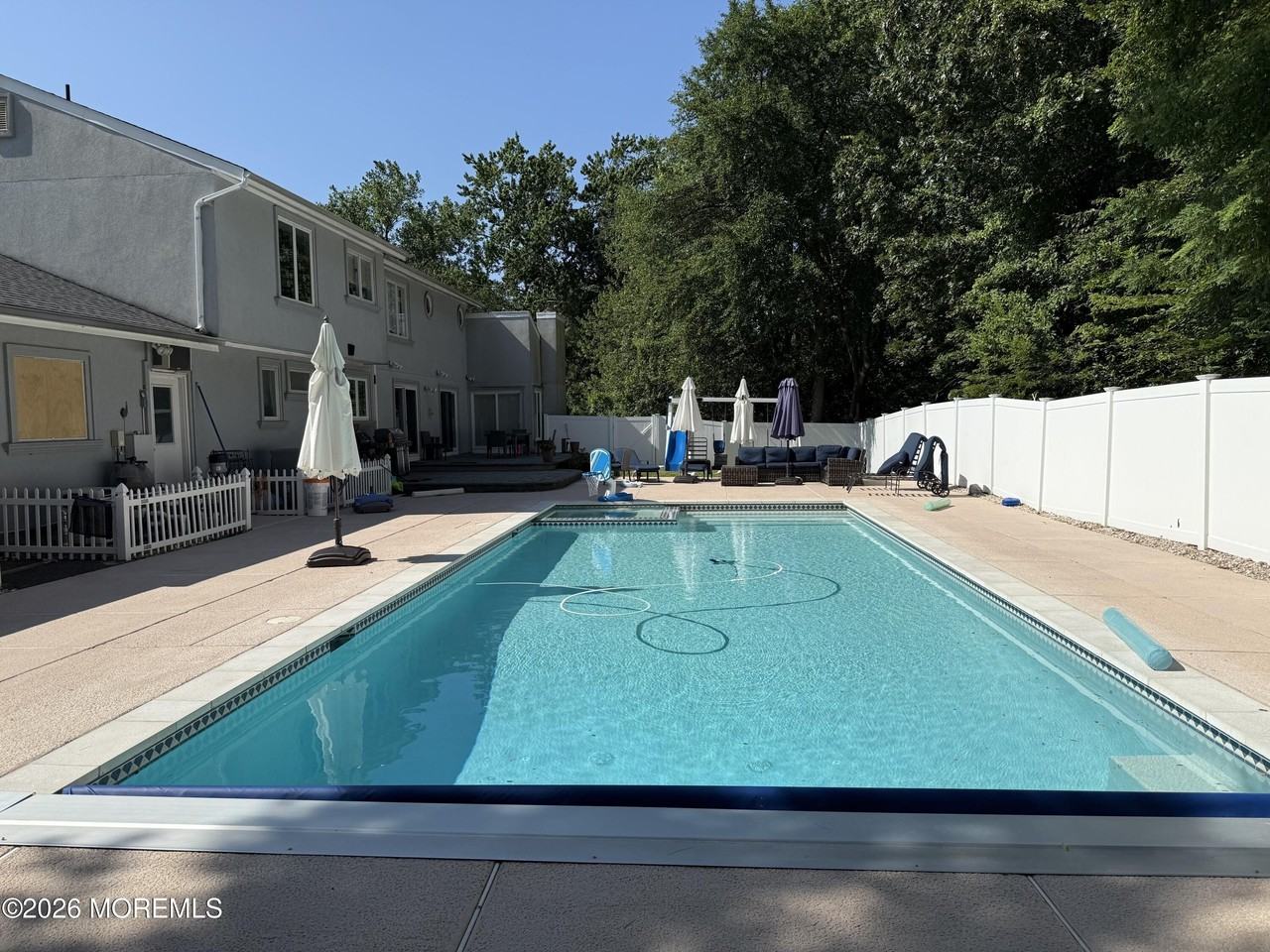 7 Harvard Ct - Photo 2 of 25