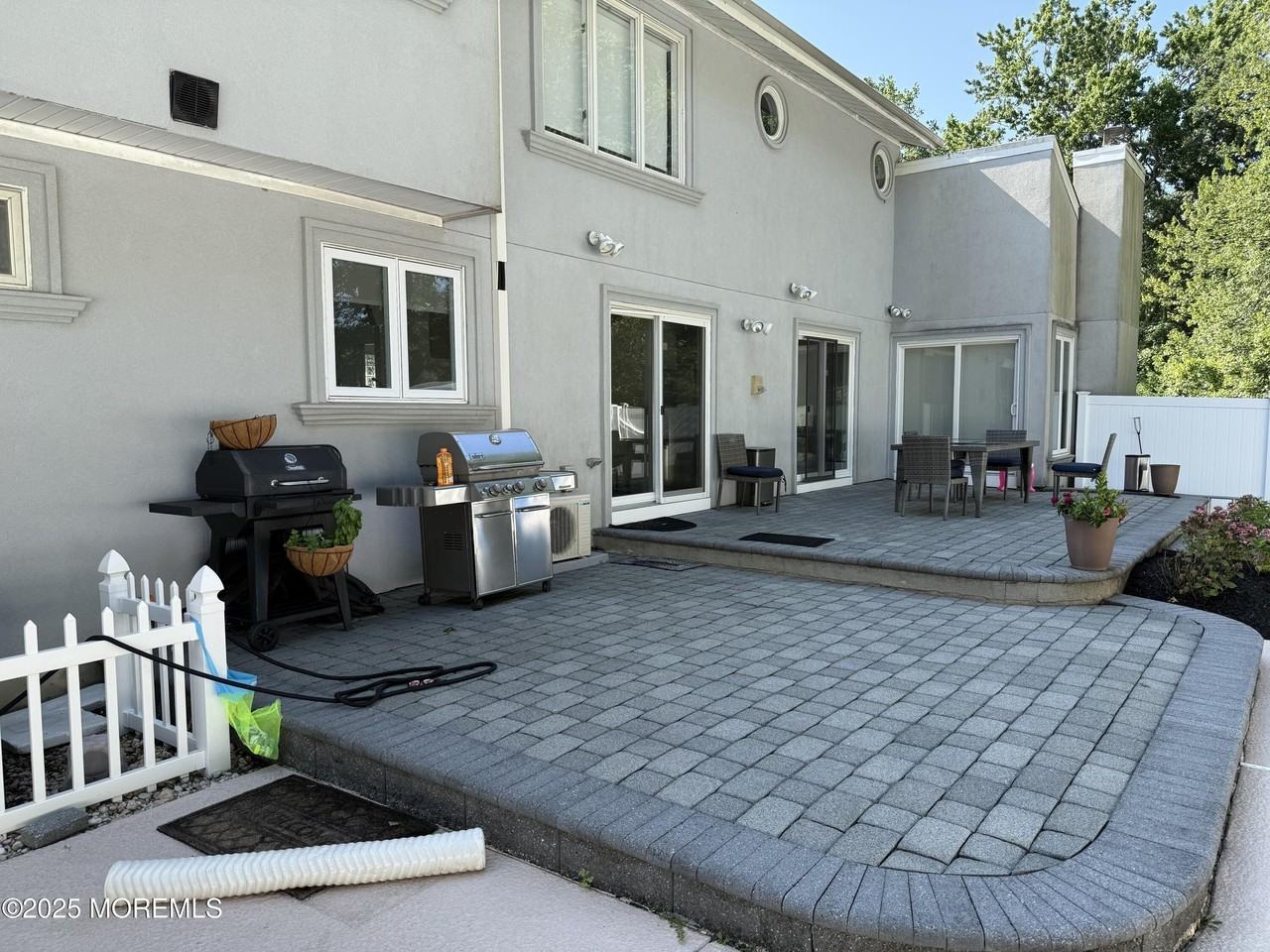 7 Harvard Ct - Photo 3 of 25