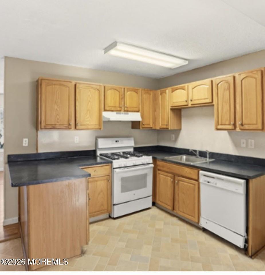 123 Village Dr - Photo 2 of 12