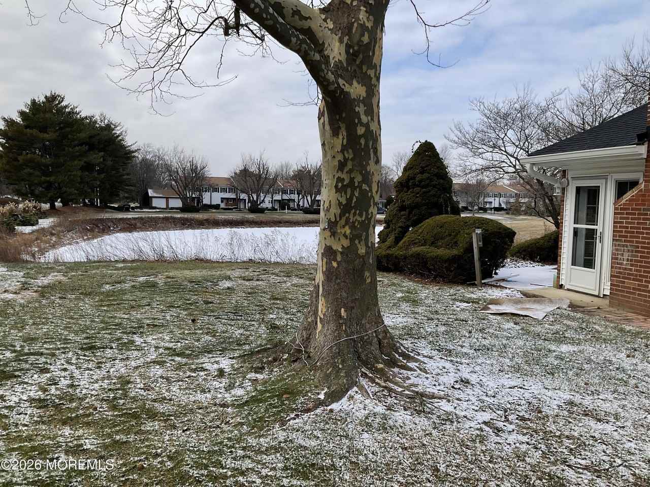 37 Dogwood Dr - Photo 3 of 26