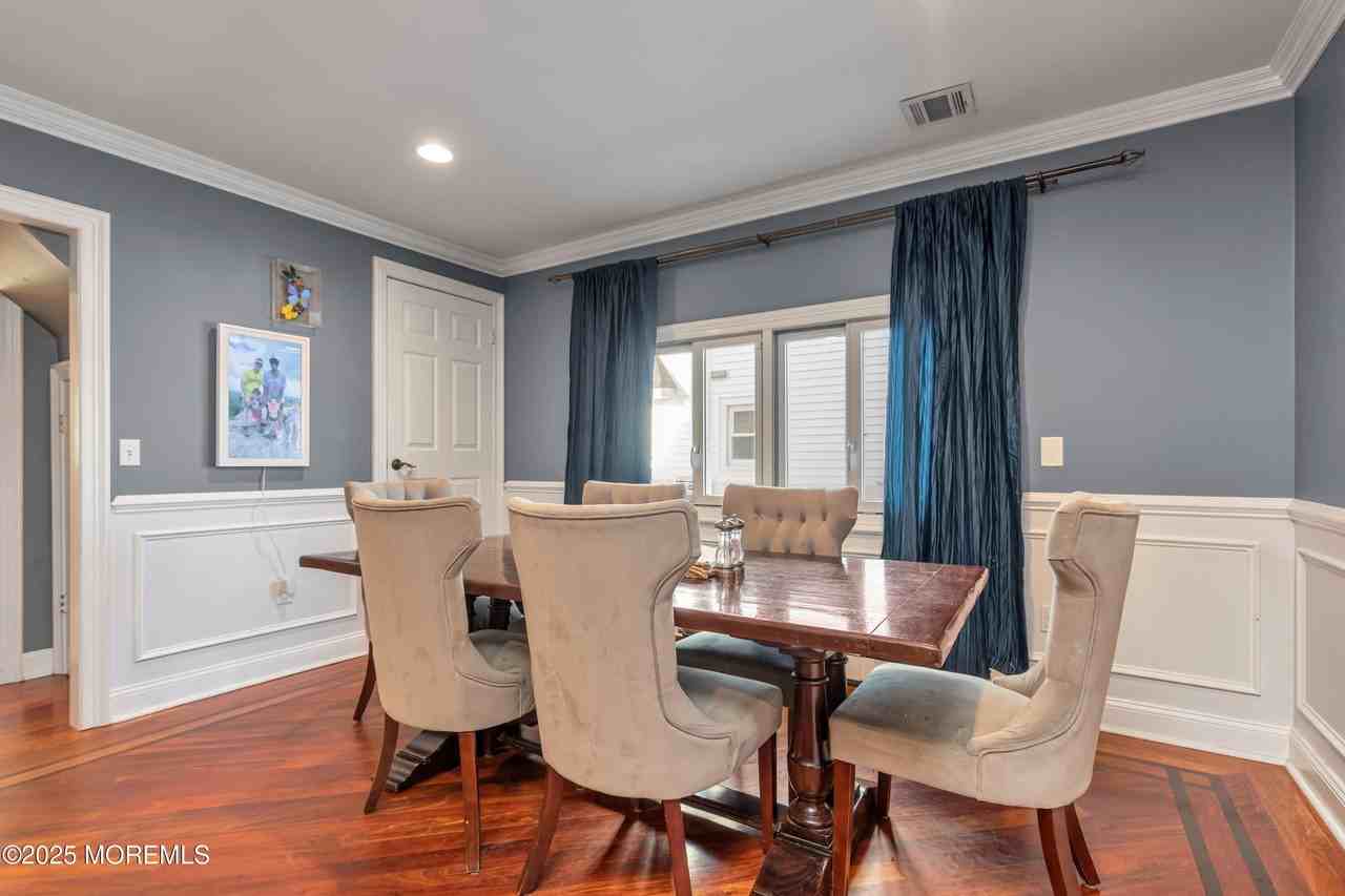 384 Sairs Ave - Photo 6 of 33