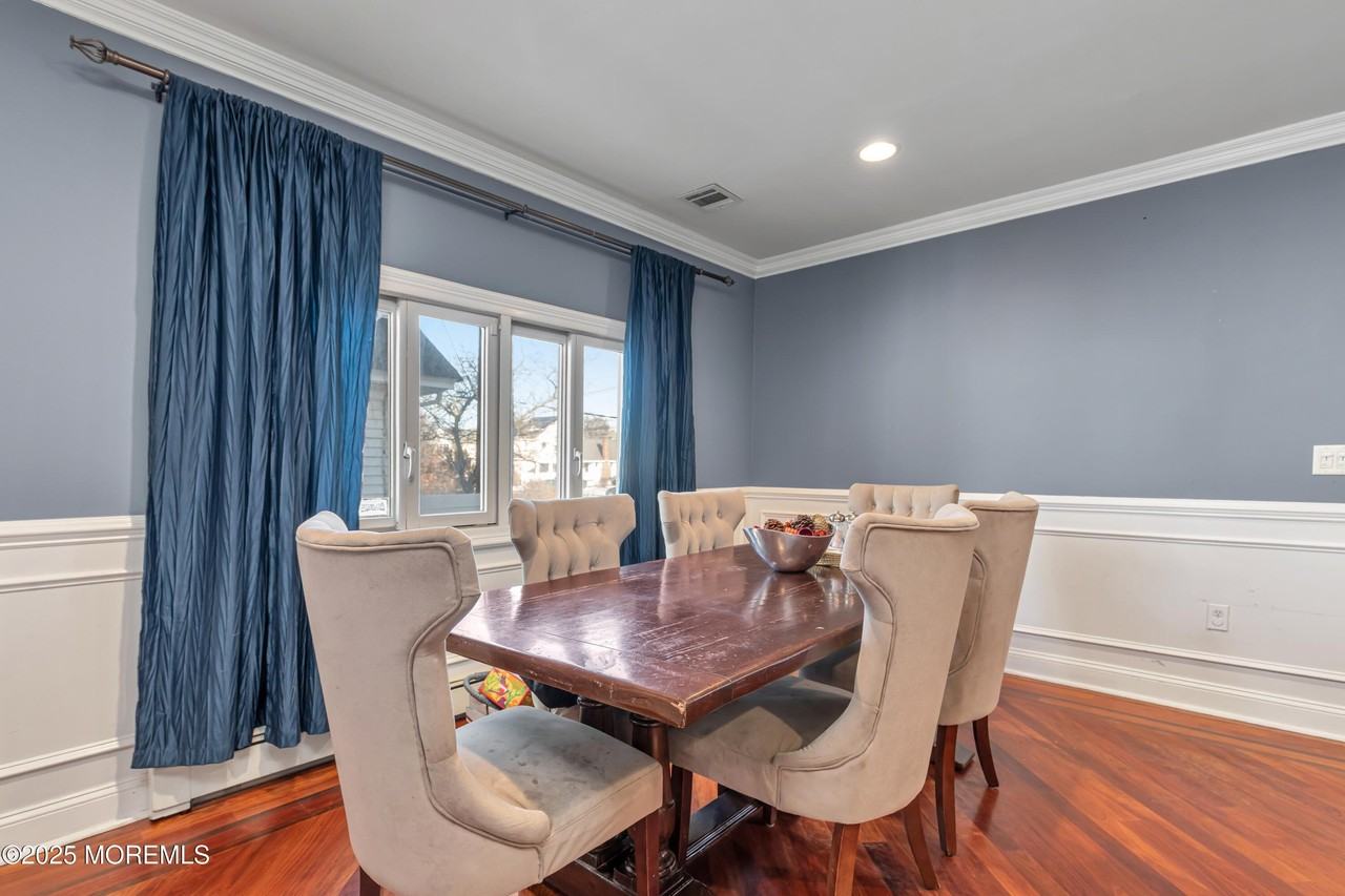 384 Sairs Ave - Photo 7 of 33