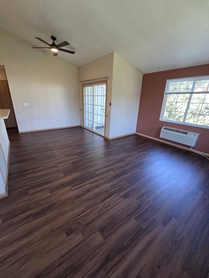 2125 Silverstone Dr Unit 2113 #2113 - Photo 4 of 16