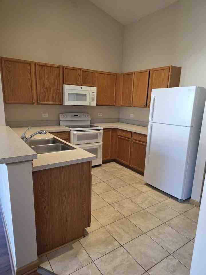 2125 Silverstone Dr Unit 2113 #2113 - Photo 6 of 16