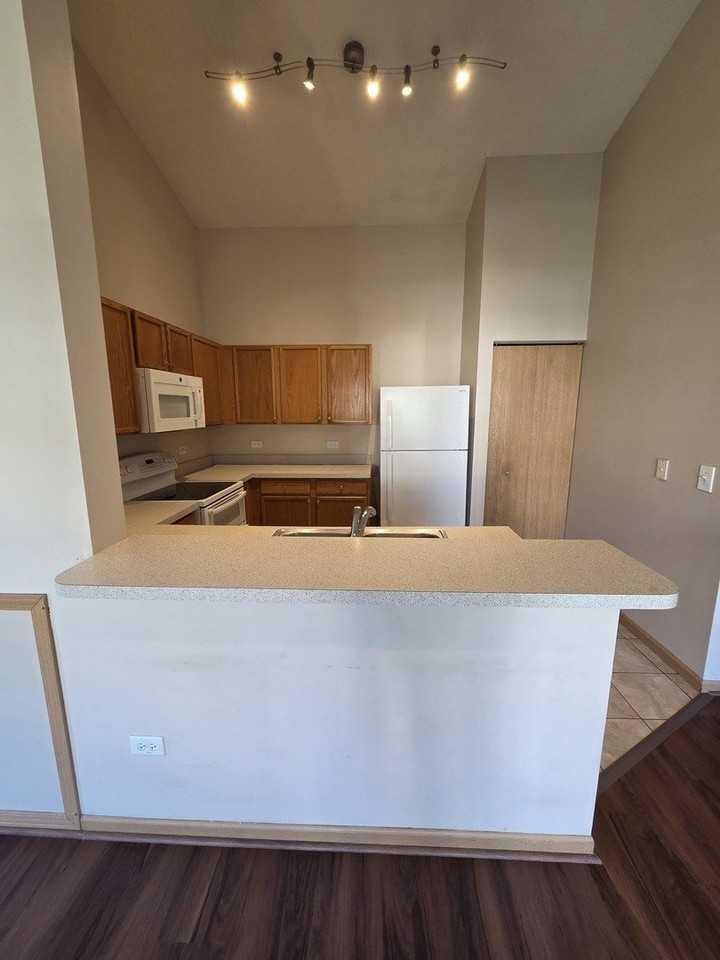 2125 Silverstone Dr Unit 2113 #2113 - Photo 7 of 16