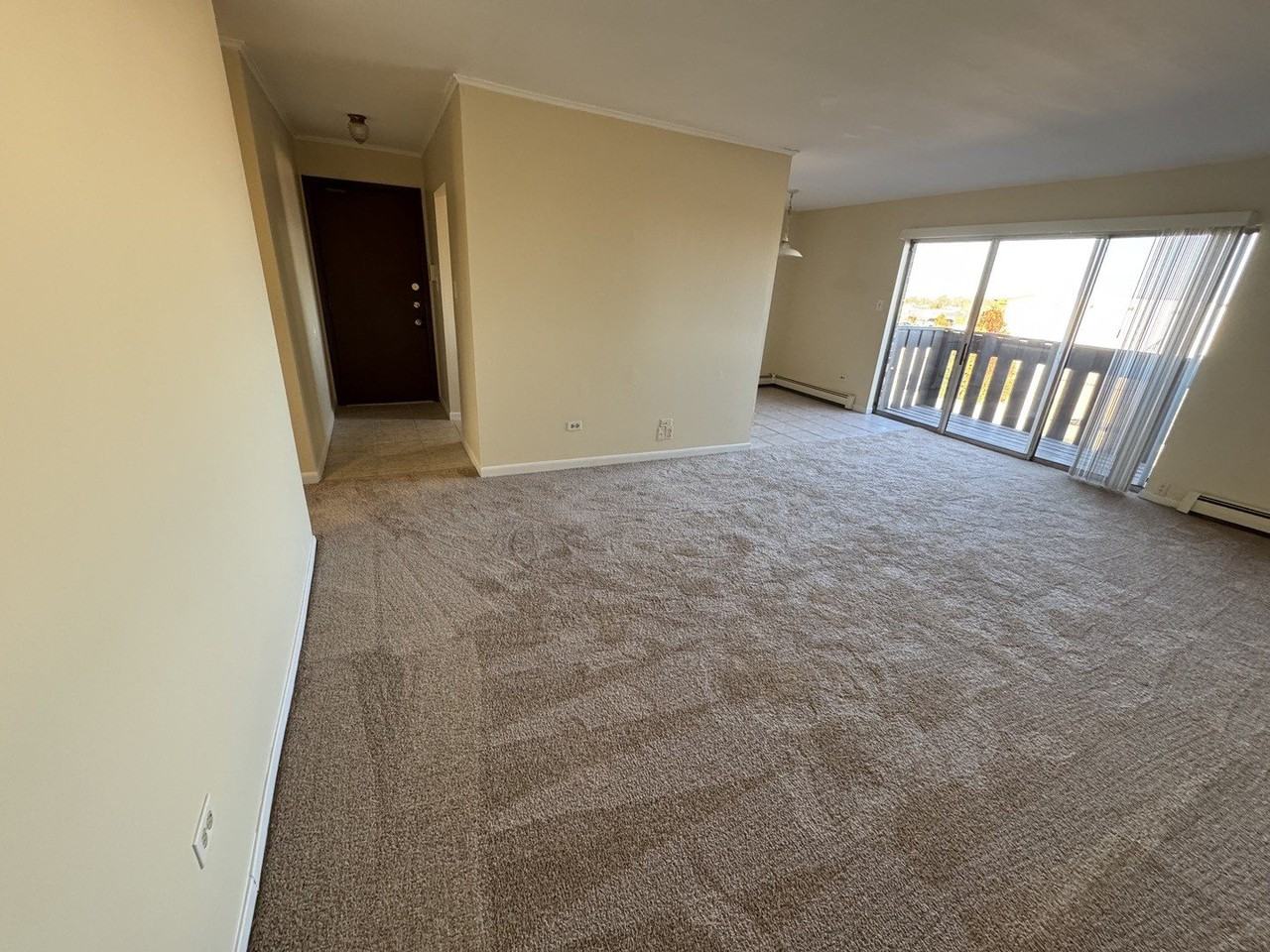 1120 Copperfield Ln Apt E #E - Photo 6 of 9