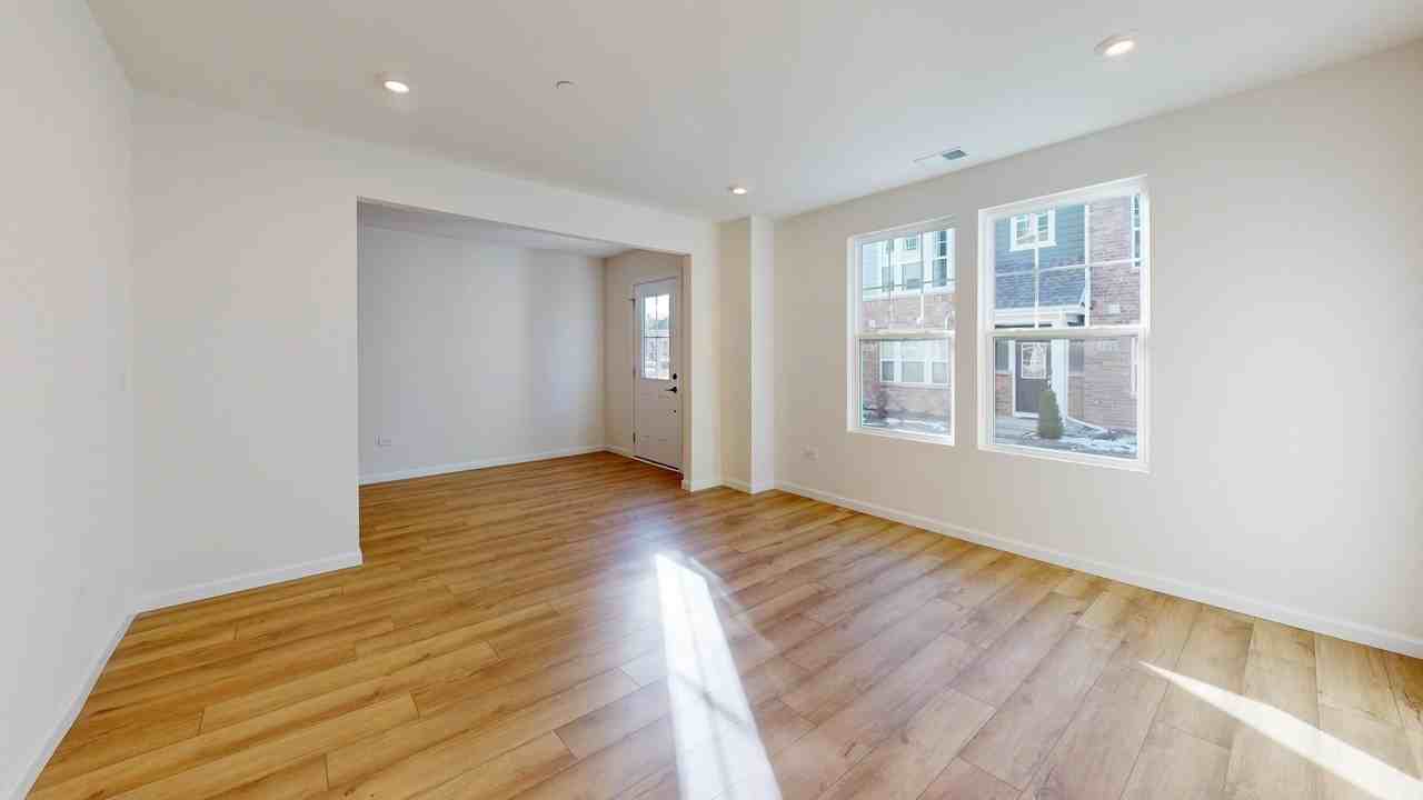 134 Yorktown Ct - Photo 2 of 28