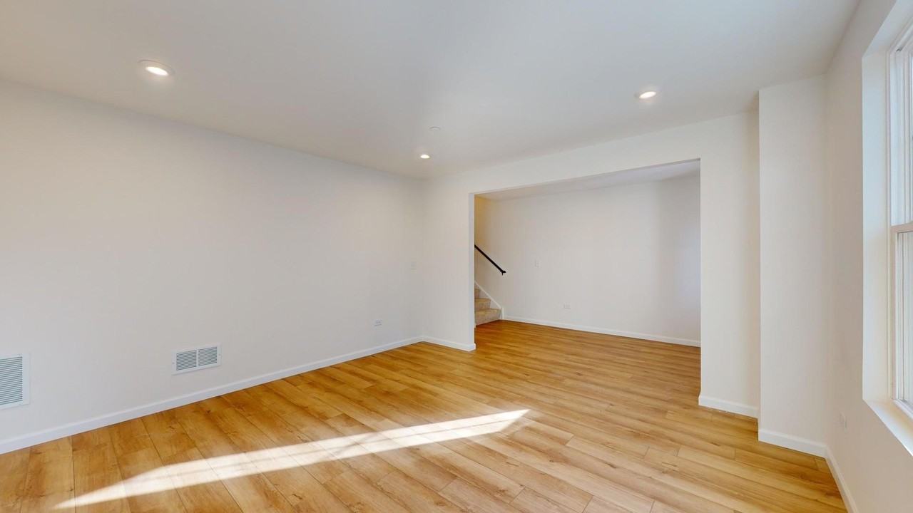 134 Yorktown Ct - Photo 3 of 28