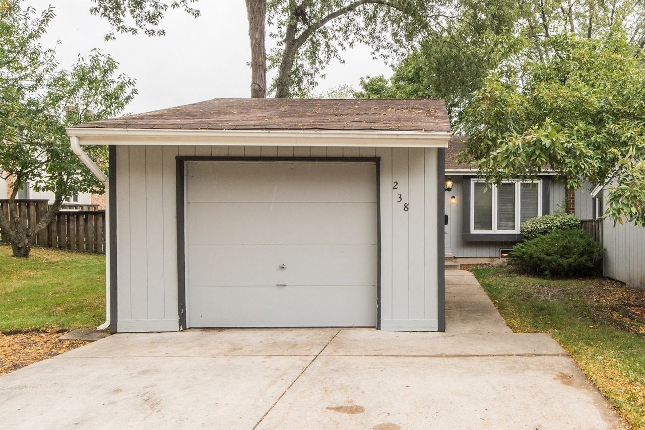 238 Driftwood Ln - Photo 2 of 37