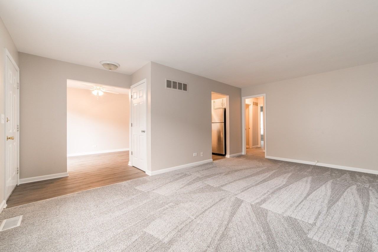 238 Driftwood Ln - Photo 4 of 37