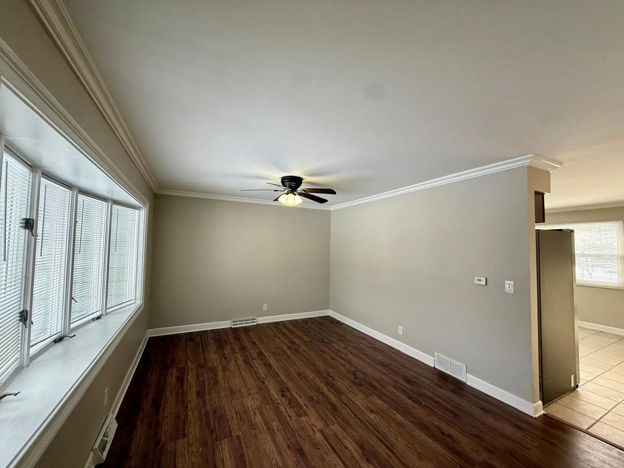 746 N Glenwood Pl - Photo 2 of 22