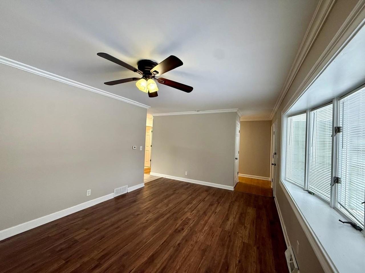 746 N Glenwood Pl - Photo 3 of 22