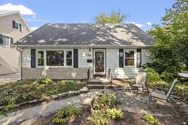 438 S Wright St - Photo 2 of 26