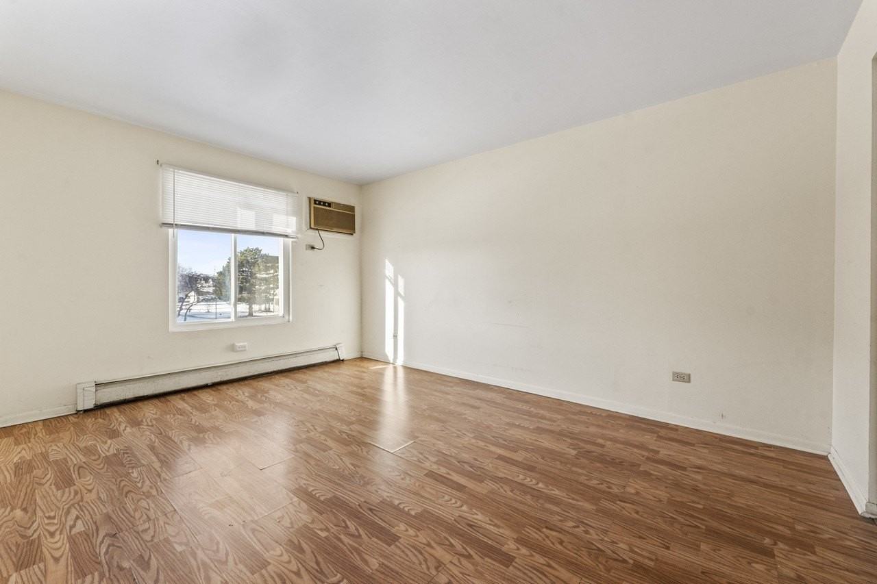 225 Gregory St Unit 6 #6 - Photo 5 of 21