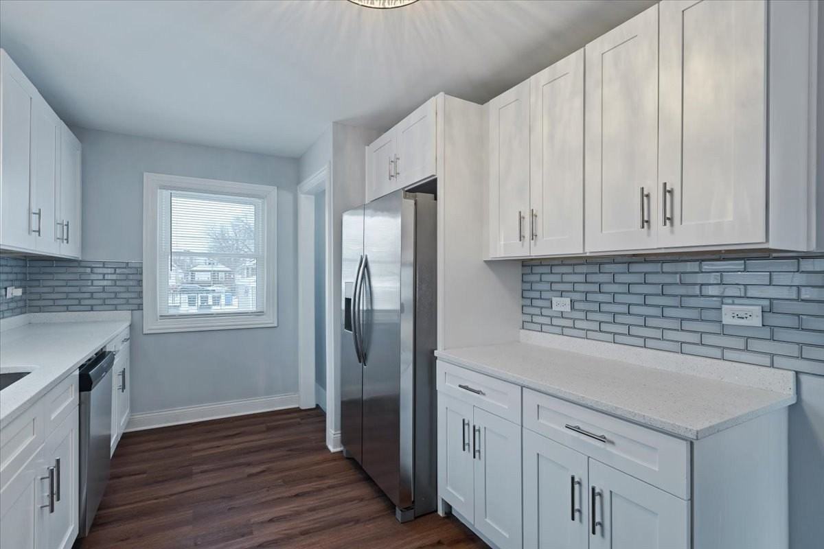 9107 S Dante Ave - Photo 7 of 23