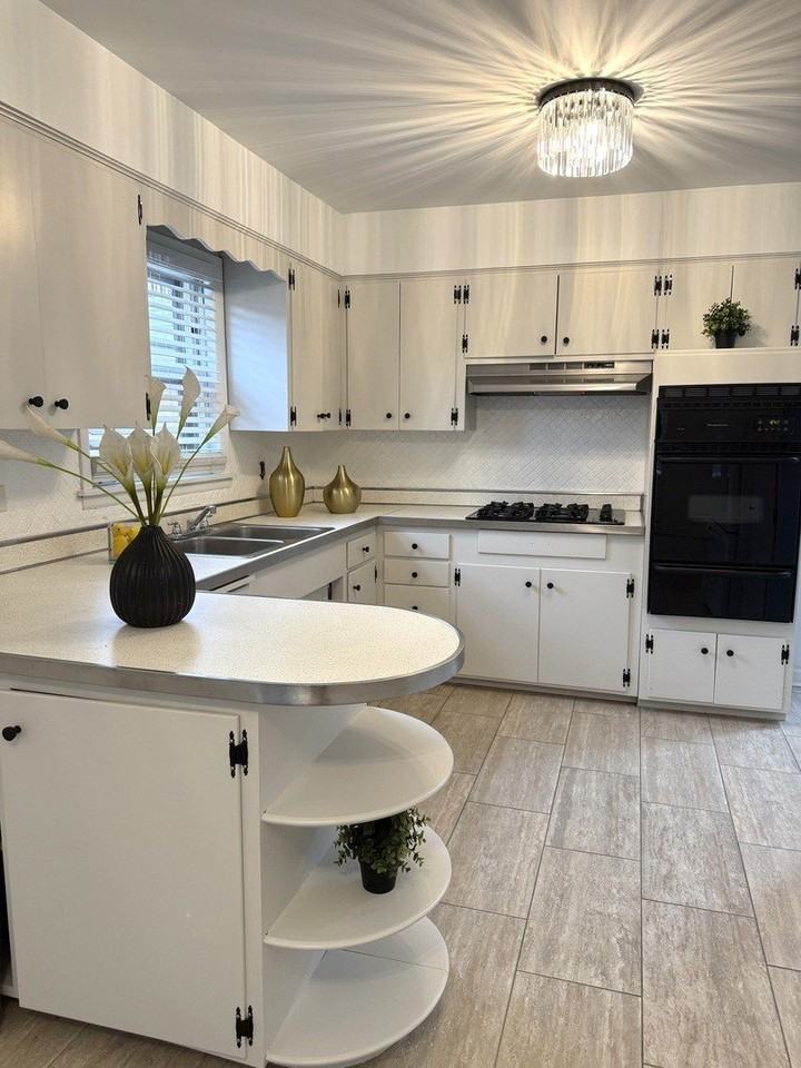 2308 Oakton St Apt 1 #1 - Photo 5 of 8