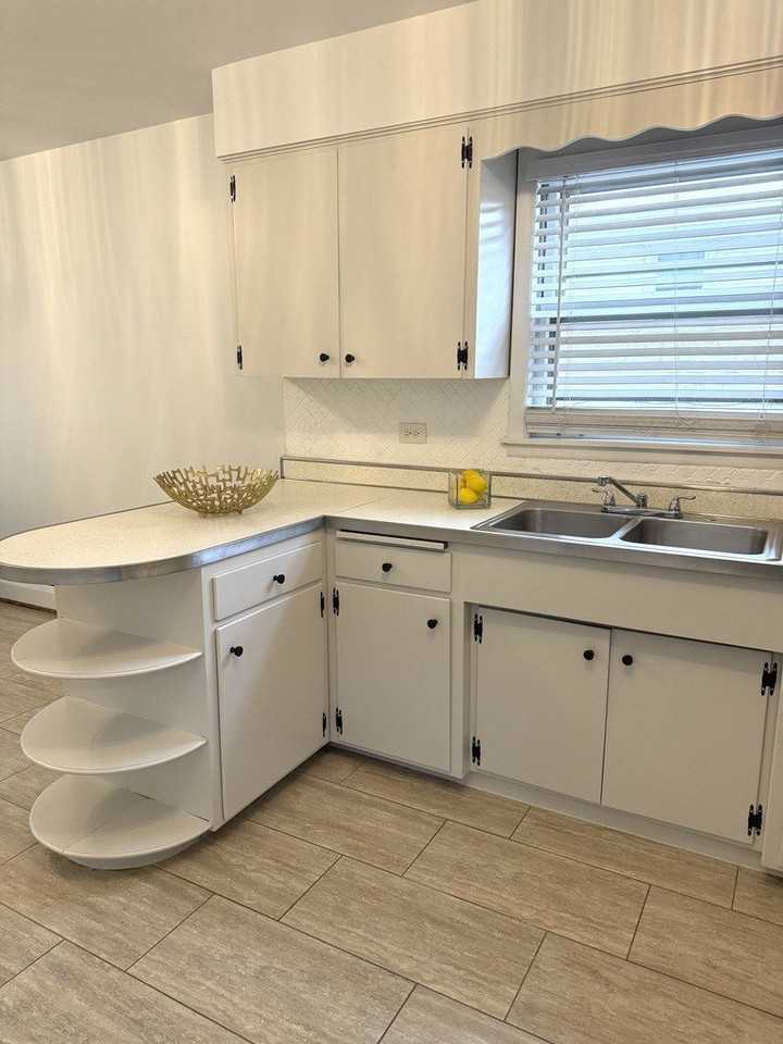 2308 Oakton St Apt 1 #1 - Photo 6 of 8