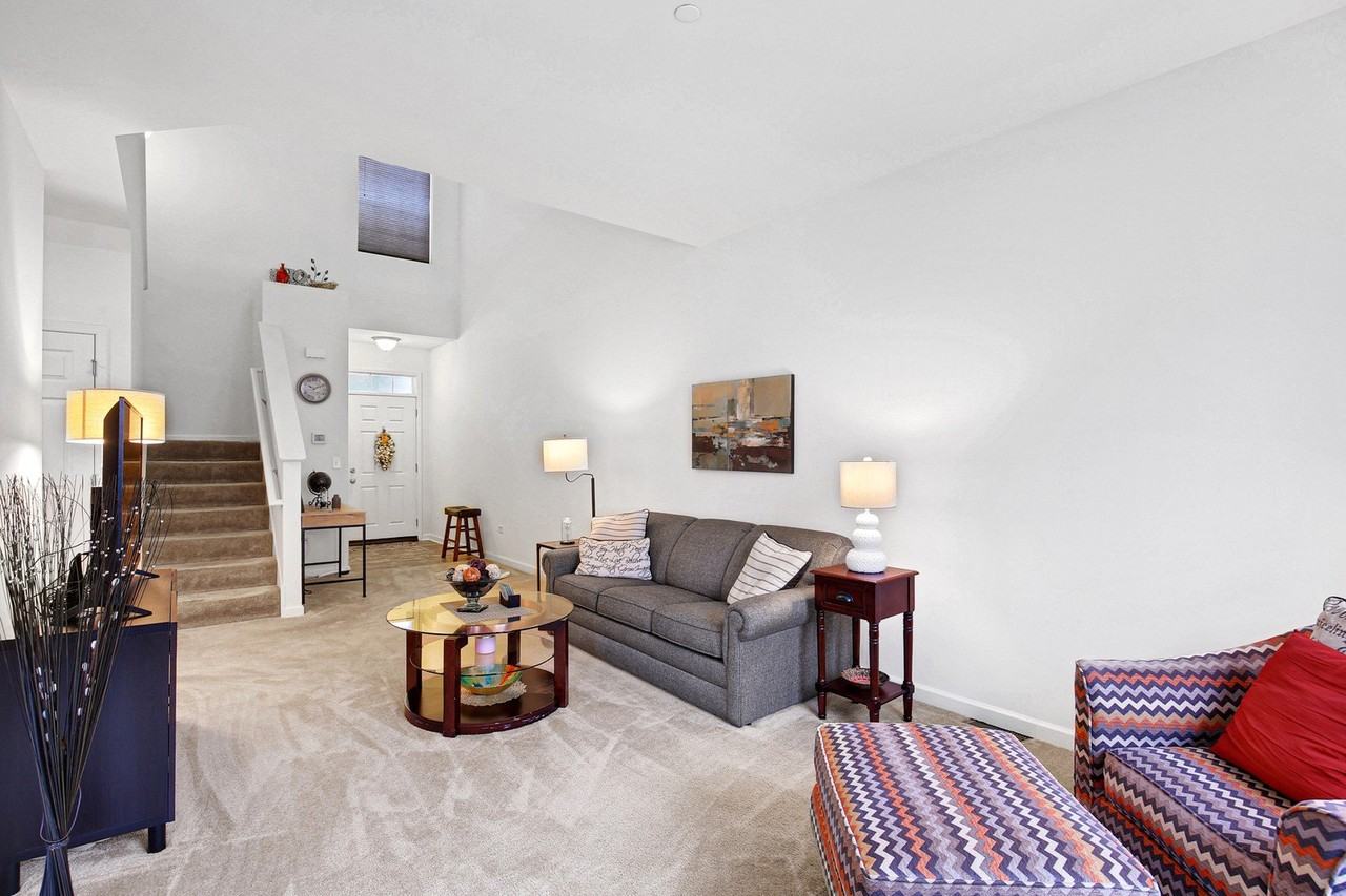 202 Owen St - Photo 7 of 26