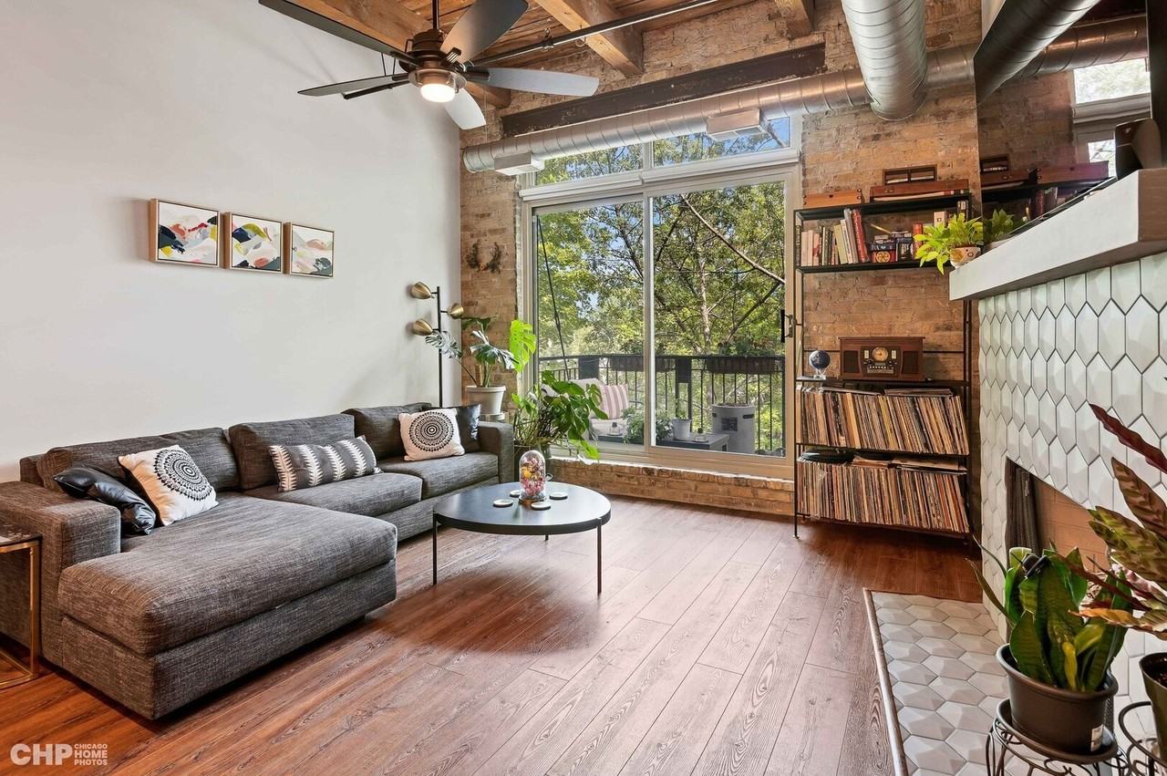 1740 N Maplewood Ave Apt 305 #305 - Photo 3 of 19