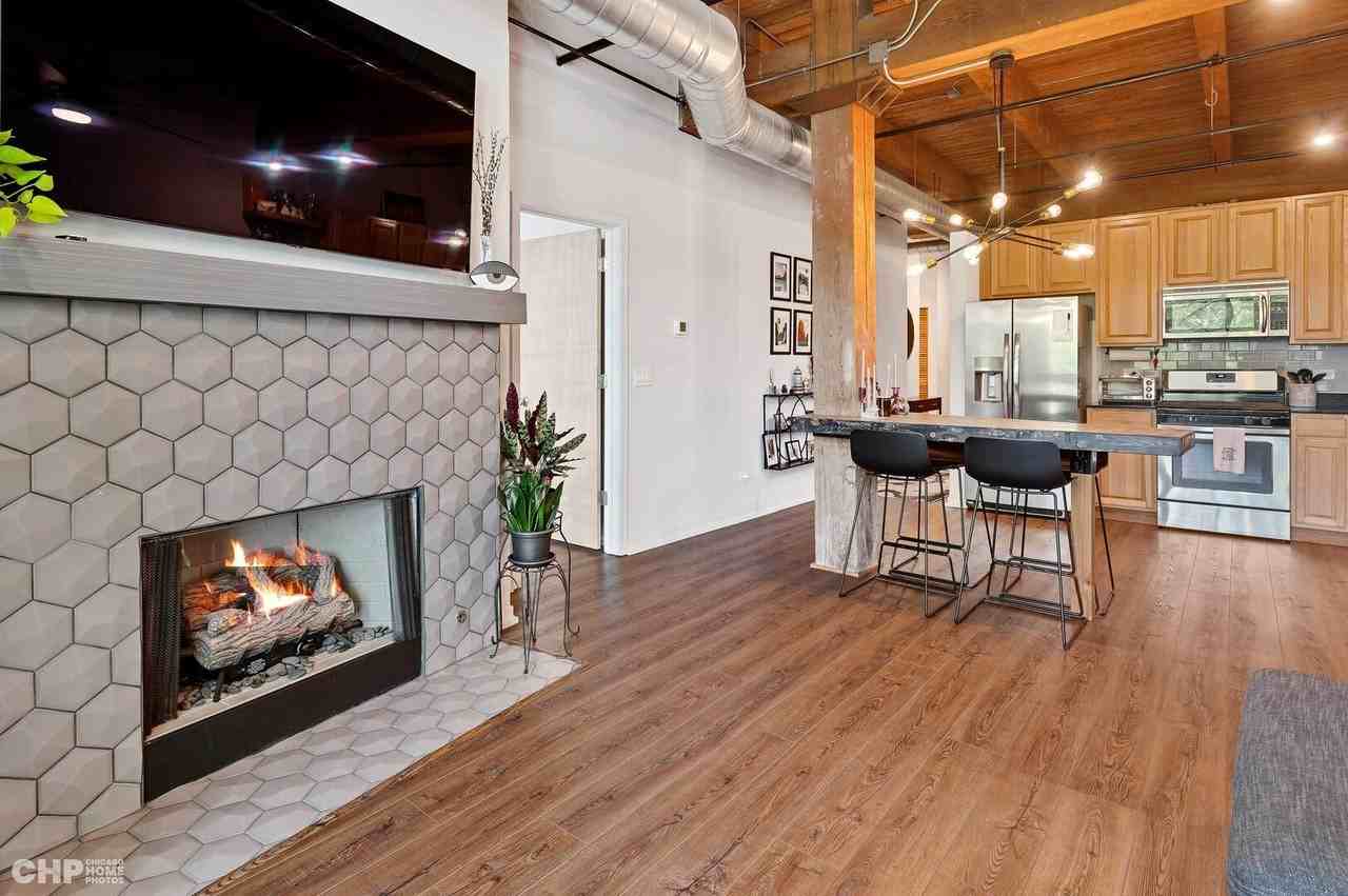 1740 N Maplewood Ave Apt 305 #305 - Photo 5 of 19