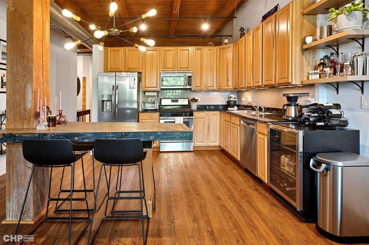 1740 N Maplewood Ave Apt 305 #305 - Photo 6 of 19