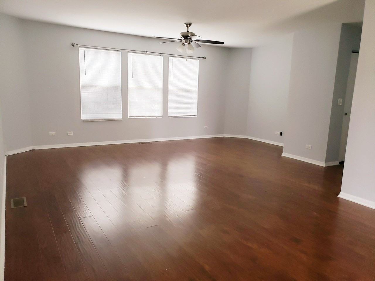 292 Waterbury Cir - Photo 4 of 21