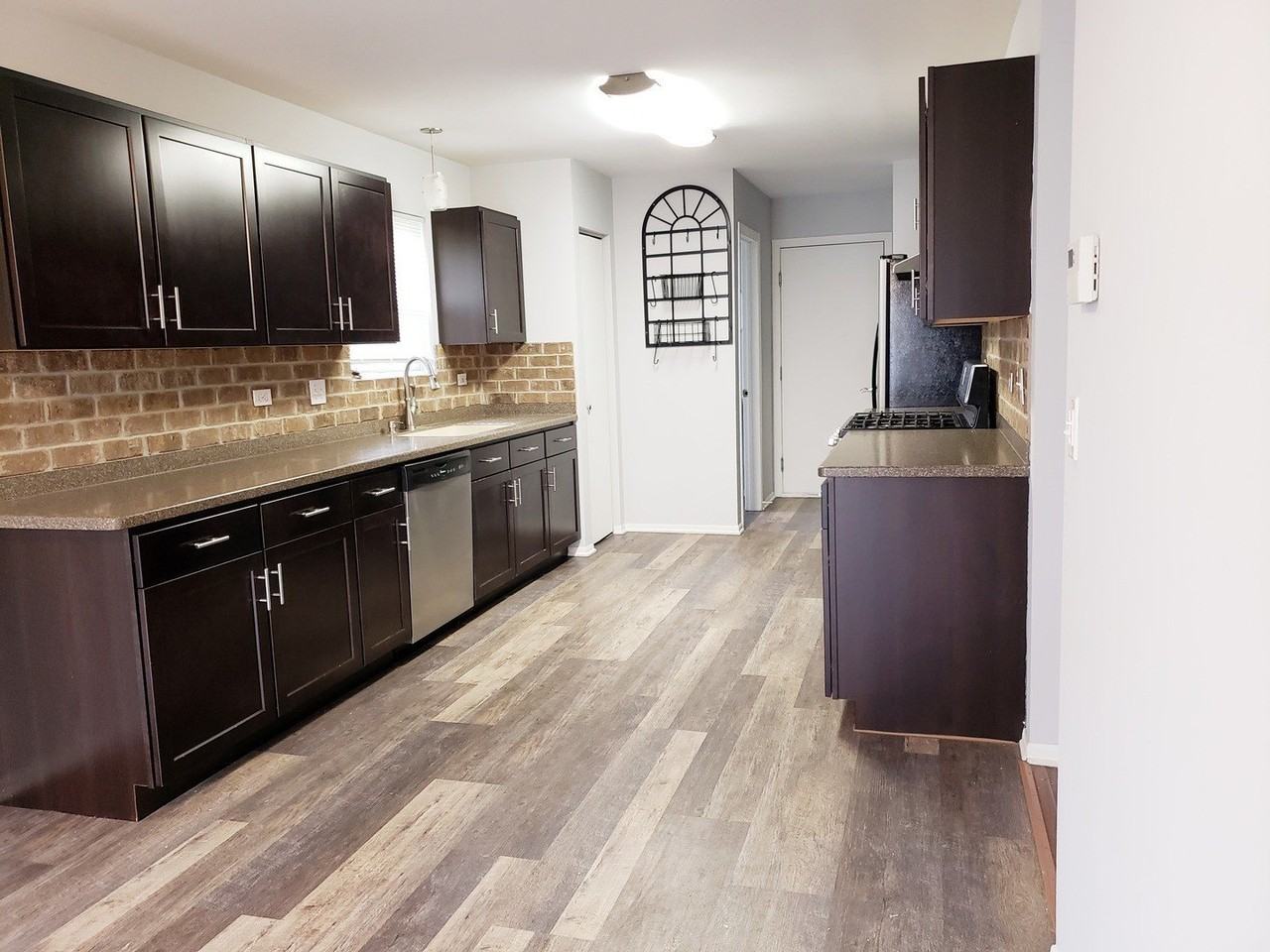 292 Waterbury Cir - Photo 6 of 21